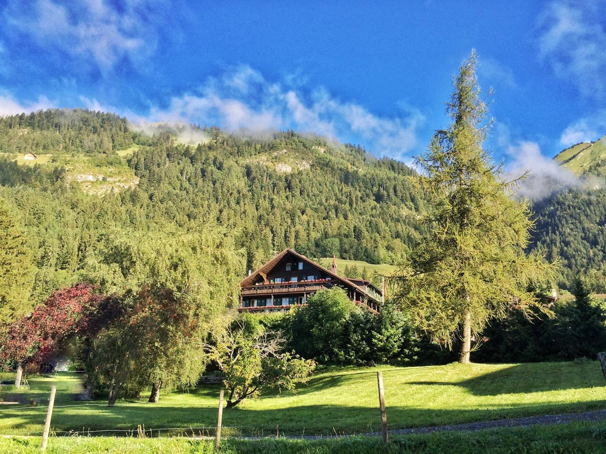 Family B&B Le Vieux Chalet Chateau-d'Oex Exterior photo